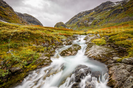 Flusslauf im Sognefjellsveien
